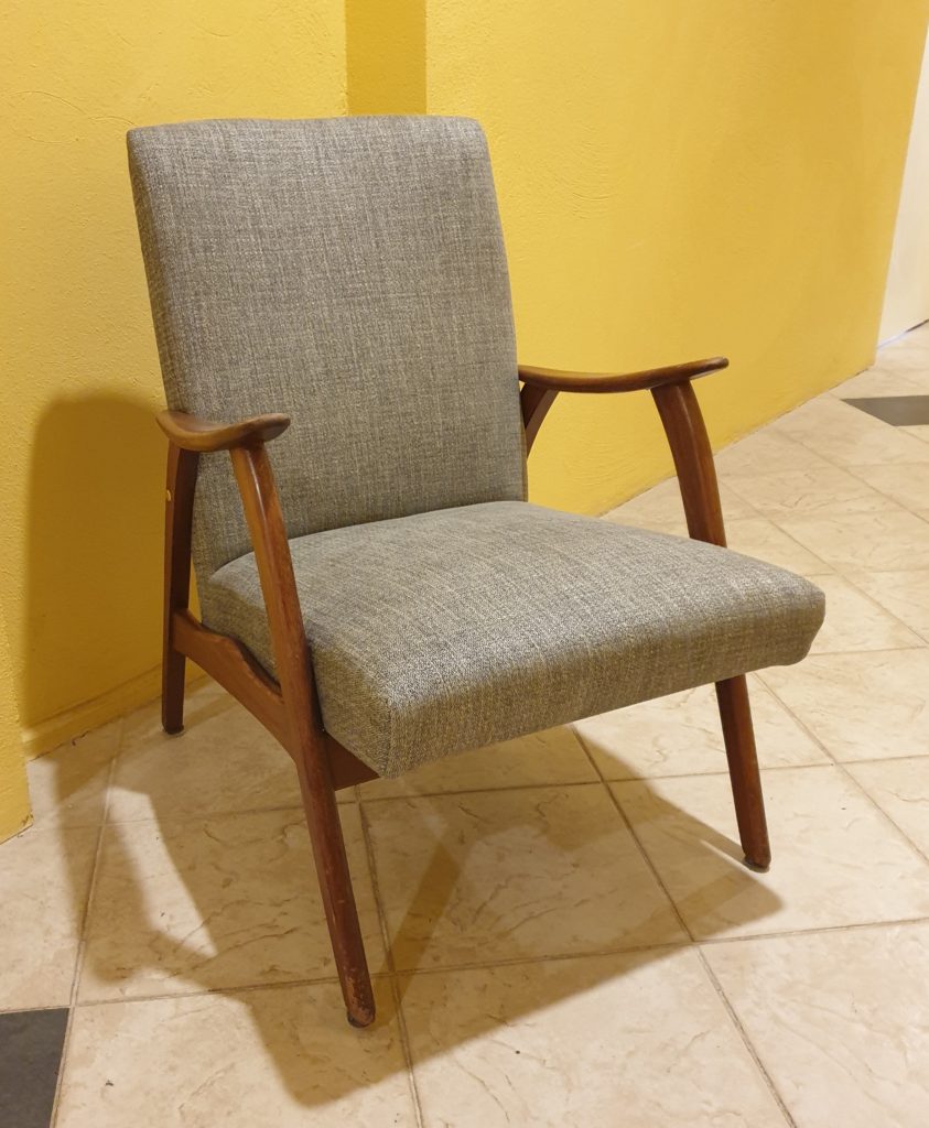 väike tugitool